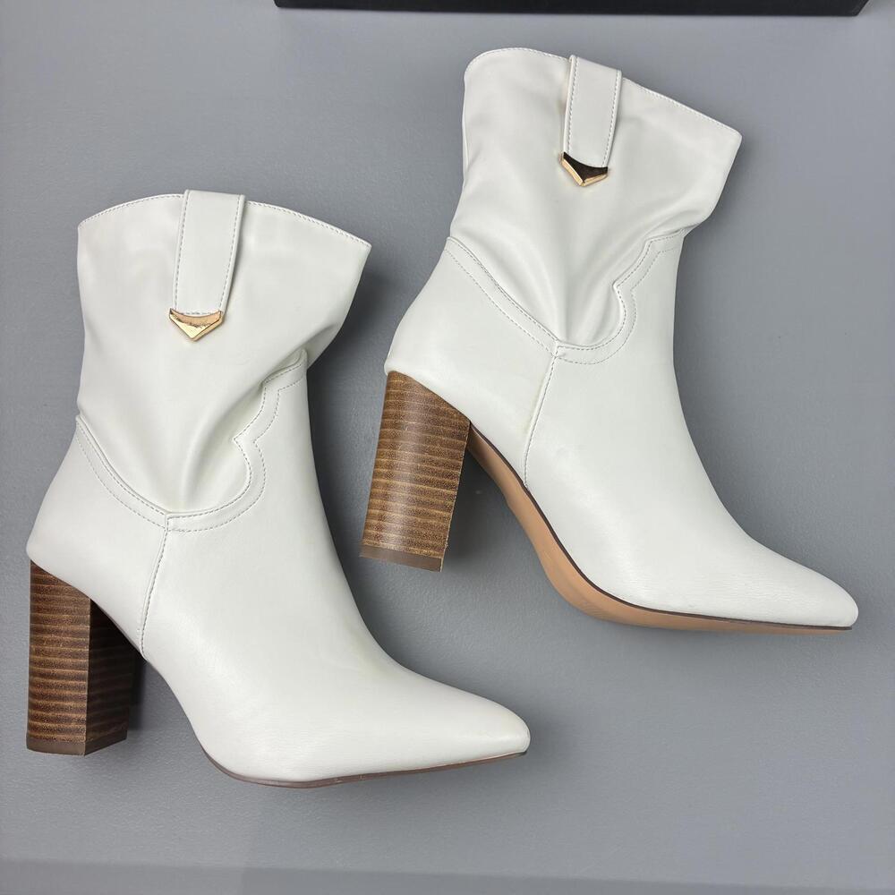 Lulus Taryne White Pointed-Toe Booties Women's size 7.5 NIB